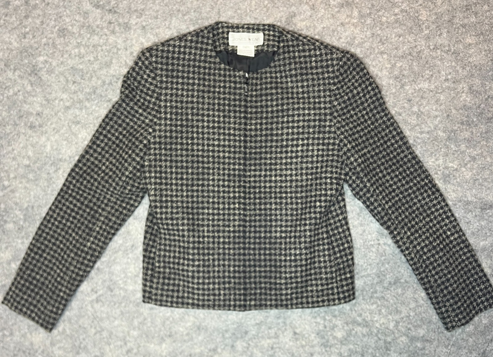 Jones Wear Women's (Petite) Blazer Jacket Size 4 Black, Gray, & Tan Check Zip
